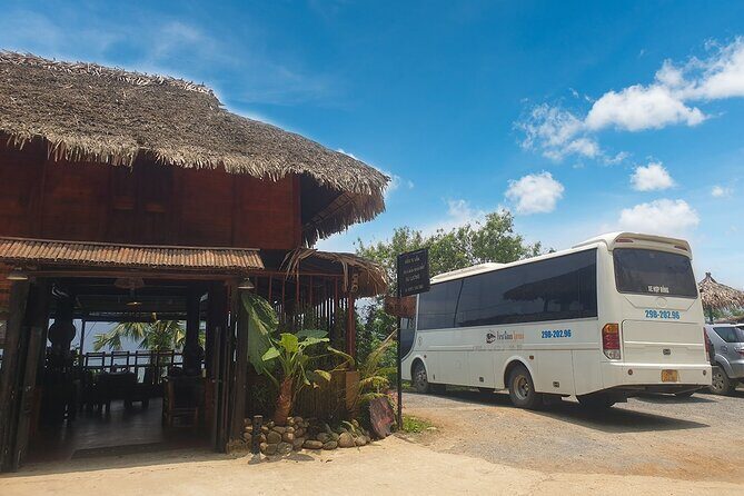 Limousine Shuttle Bus from Hanoi to Pu Luong with Hotel Pickup - The halfway stop: good planning, still act early