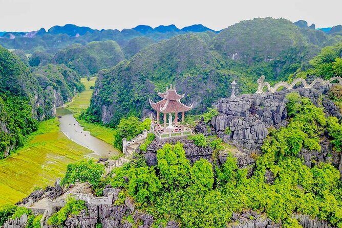 Luxury Bai Dinh Pagoda ,Trang An Boat Trip & Mua Cave 1 Day Trip - Morning Pickup in Hanoi Old Quarter: the day starts simple