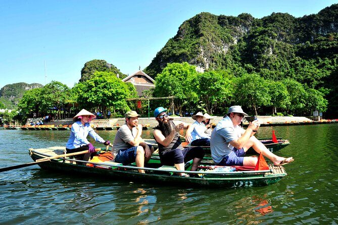 Luxury Bai Dinh Pagoda ,Trang An Boat Trip & Mua Cave 1 Day Trip - Trang An UNESCO Boat Caves: the tunnels and the slow rhythm