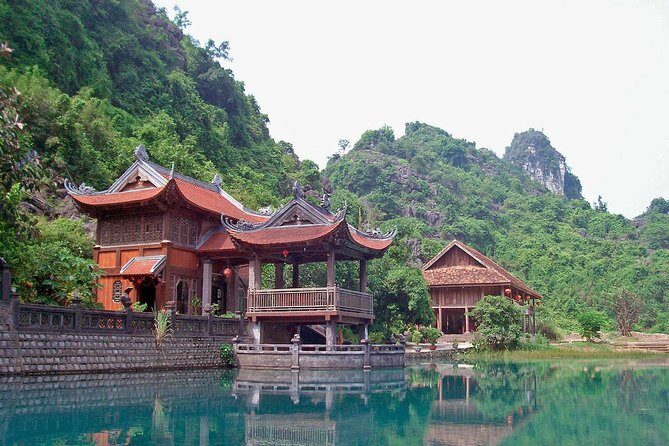 Luxury Bai Dinh - Trang An - Mua Cave with Buffet Lunch - Trang An Boat Through Caves: 5 km of Caves, 12 Entries, Big Atmosphere