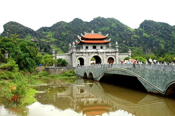 Luxury Hoa Lu - Trang An 1 Day Tour From Hanoi - By Limousine & Small Group - From Hanoi Opera House to Hoa Lư: an early start that actually works