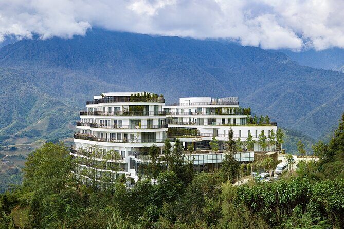 LUXURY SAPA TOUR 2D1N -Stay At 5 Star Hotel-Transfer by sleep bus - Hanoi Departure at 6:30am and the Sleep-Bus Transfer