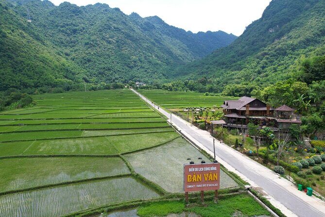 Mai Chau Day Tour from Hanoi – Bike & Ethnic Village Experience - Thung Khe Pass viewpoint: the scenic pause that anchors the whole day