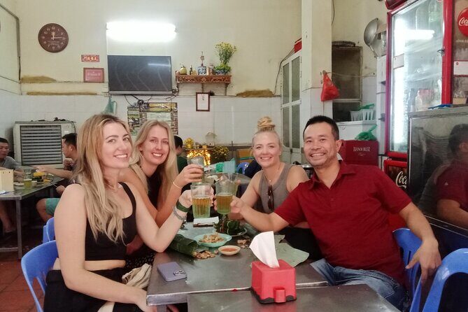 Michelin Street Food Tour - Michelin-recommended street food is the smart way to eat in Hanoi