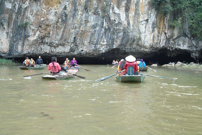 Mua cave - Hoa Lu - Tam Coc- Small Group - Guides, Small Group Size, and How It Affects Your Day