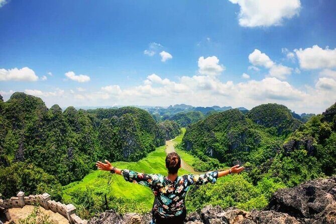 Ninh Binh 1 day tour UNESCO World Heritage: BAI DINH PAGODA - TRANG AN -MUA CAVE - Mua Cave at 15:45: the view payoff and the step factor