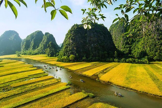 Ninh Binh 1 Day Trip With Mua Cave and Dragon Mountain Hiking - Mua Cave (Hang Múa): the hike that earns the viewpoint