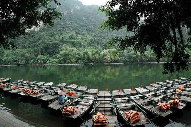 Ninh Binh 2D1N Excursion from Hanoi by Limousine - Getting From Hanoi to Ninh Binh in a Proper Limousine