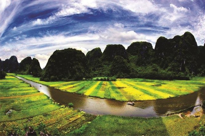 Ninh Binh and Ancient Hoa Lu Temples Tour from Hanoi - Tam Cốc Sampan Ride: Three Caves, Limestone Walls, and Monkey Spotting