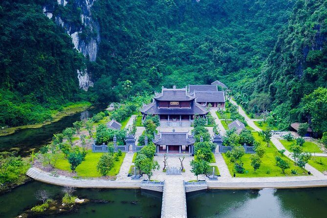 Ninh Binh - Bai Dinh Pagoda - Trang An Landscape Complex - Mua cave 1 Day Tour - Mua Cave: The Nearly 500-Step Climb for the Best Angle