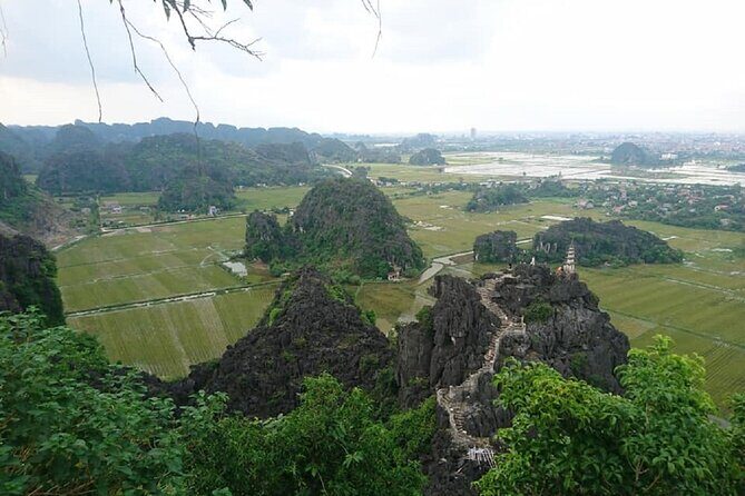 Ninh Binh Daily Tour All-Inclusive Bus, Guide, Lunch & Activities - Trang An UNESCO boat ride: the tunnel-cave magic (and timing)