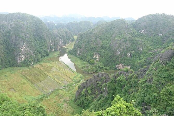 Ninh Binh Daily Tour All-Inclusive Bus, Guide, Lunch & Activities - Mua Cave steps: bring real shoes and be ready for effort