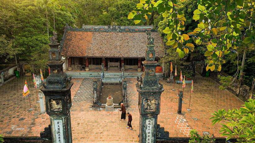 Ninh Binh Day Tour: Bai Dinh, Trang An, Mua Cave from Hanoi - Mua Cave and the Nearly 500-Step Summit of Ngoa Long