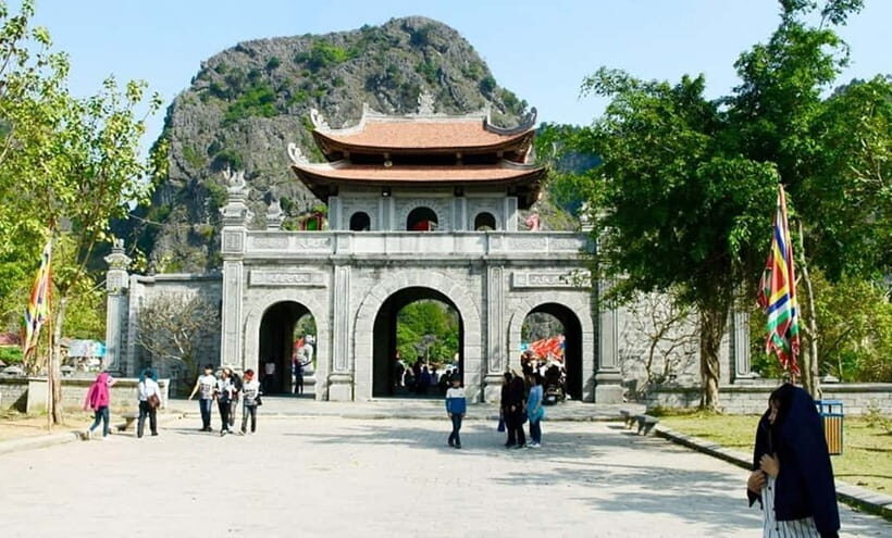 Ninh Binh Day Tour: Hoa Lu, Trang An Mua Cave, Boat Ride - Who this Ninh Binh day tour suits best