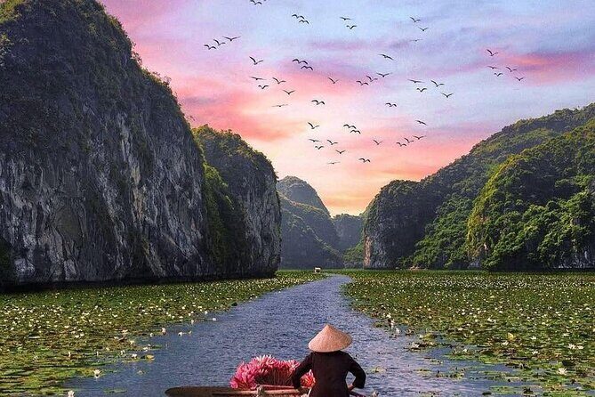 Ninh Binh Day Tour Hoa Lu,Bai Dinh Trang An,Tam Coc, Mua Cave - Lunch in Ninh Binh: your built-in reset (and why it matters)