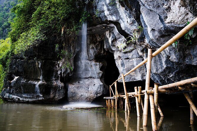 Ninh Binh eco group tour - Buffalo riding, rice planting, fishing - Fishing on the farm: hands-on, low-tech, and unexpectedly fun