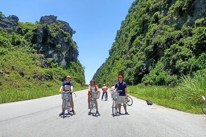 Ninh Binh full day-Hoa Lu temple & biking, Tam Coc boat trip, Dragon mountain - Lunch and comfort details that make a long day easier
