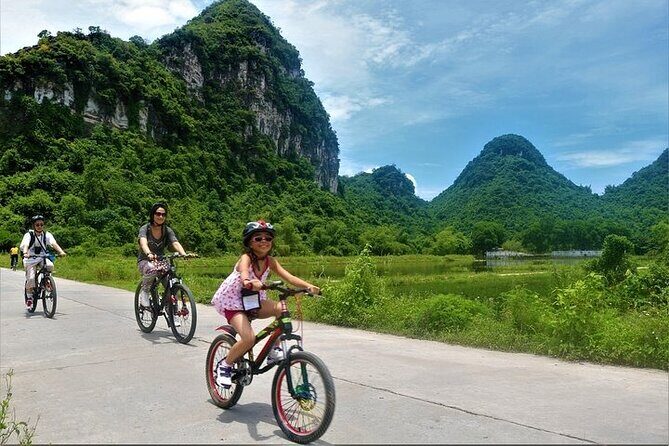 Ninh Binh Full Day Tour From Hanoi to Hoa Lu, Tam Coc, Mua Cave - Group size, guides, and transport: what keeps the day smooth
