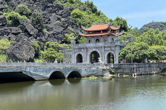 Ninh Binh Full Day Trip From Hanoi To Hoa Lu, Trang An, Mua Cave - Mua Cave and Hang Mua: Nearly 500 Steps to Tam Coc Views