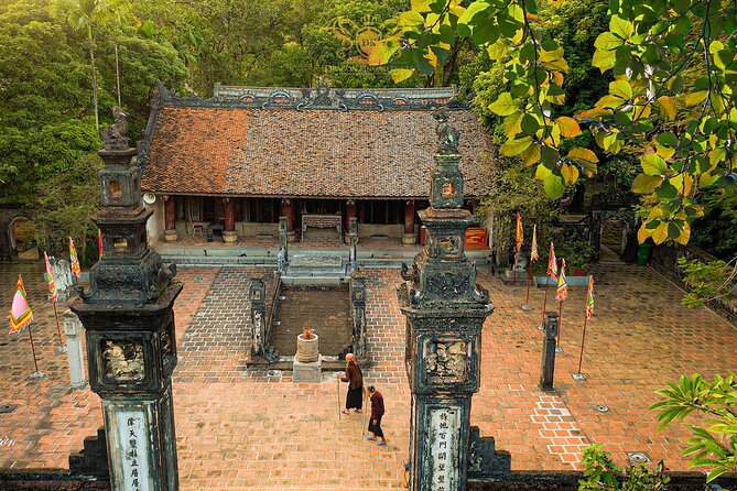 Ninh Binh Highlights Tour - Hoa Lu, Trang An And Mua Cave - Trang An UNESCO boat ride: small sampans, local rowers, and the 2-hour reality