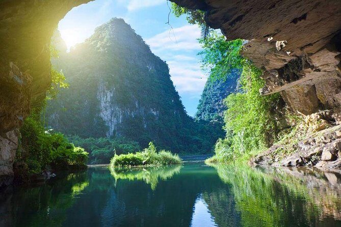 Ninh Binh-Hoa Lu-Tam Coc - Mua cave - Dragon Mountain Hiking 1 Day Tour - Tam Cốc by Bamboo Boat on the Ngô Đồng River