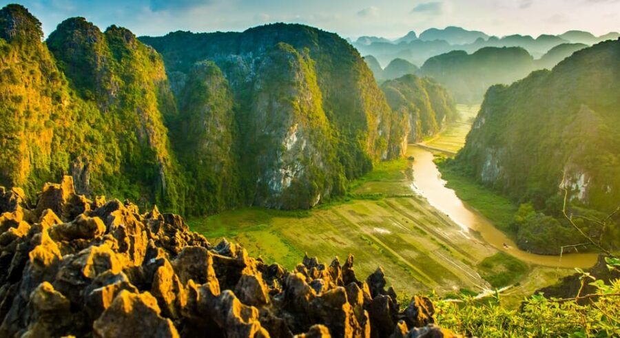 Ninh Binh: Hoa Lu, Trang An and Mua Cave Full-Day Trip - Trang An: The UNESCO Cave Boat Ride (and Why It’s So Memorable)