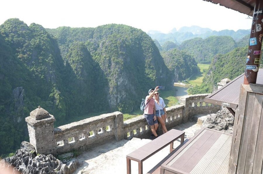 Ninh Binh : Hoa Lu, Trang An & Mua Cave 1 Day Trip - Hoa Lu ancient capital: Dinh King and Le King temples