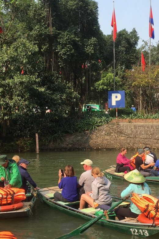 Ninh Binh : Hoa Lu, Trang An & Mua Cave 1 Day Trip - Trang An by boat: multiple caves, limestone cliffs, countryside stillness