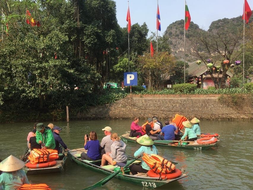 Ninh Binh : Hoa Lu, Trang An & Mua Cave 1 Day Trip - Bich Dong pagoda: a calm ending and one more viewpoint angle