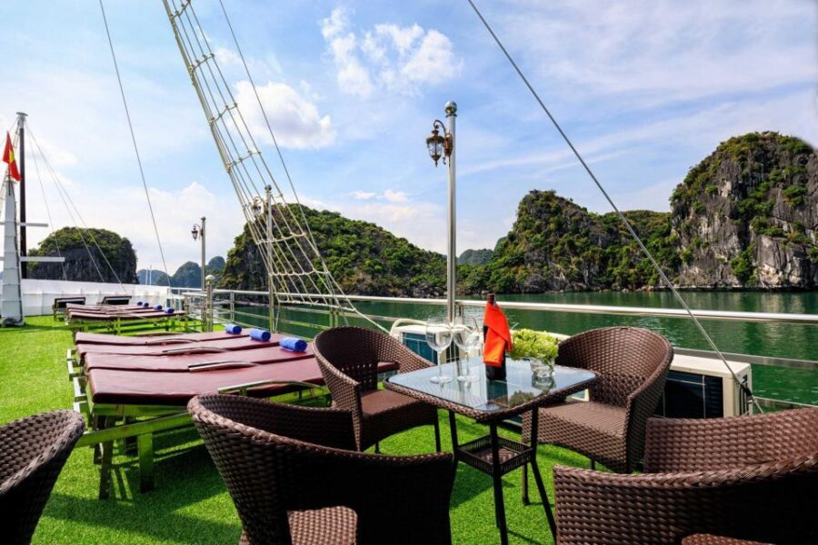 Ninh Binh: Lan Ha Bay 2D 1N cruises- bike tour, kayak, meals - Who this cruise is best for (and who should think twice)