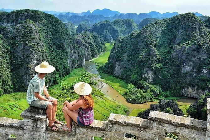 Ninh Binh Luxury Day Tour to Hoa Lu Trang An Mua Cave Max 9Pax - Hoa Lu Ancient Capital Temples: stepping into Dinh & Le heritage
