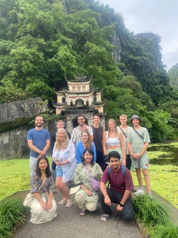 Ninh Binh : Mua Cave, Bai Dinh Pagoda, and Trang An Day Tour - Lunch Break in the Countryside (and What to Order)