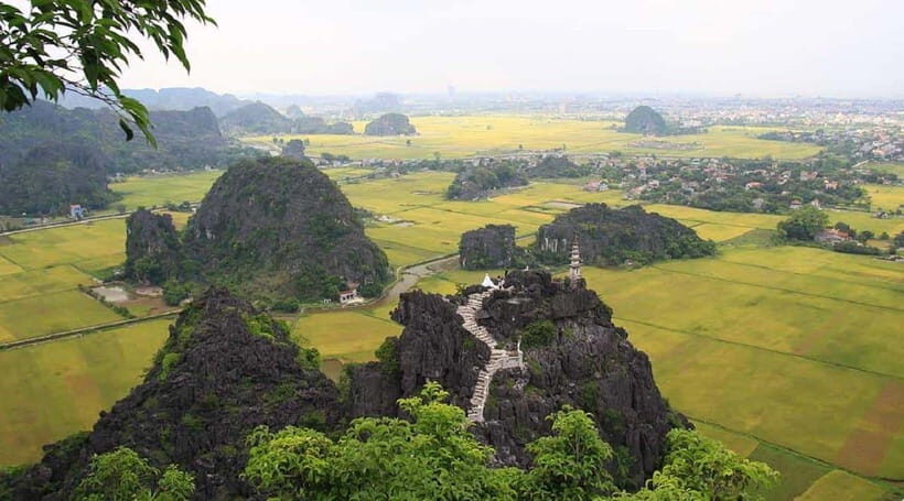Ninh Binh : Mua Cave, Bai Dinh Pagoda, and Trang An Day Tour - Mua Cave and the Ngoa Long Mountain Climb for Big Views