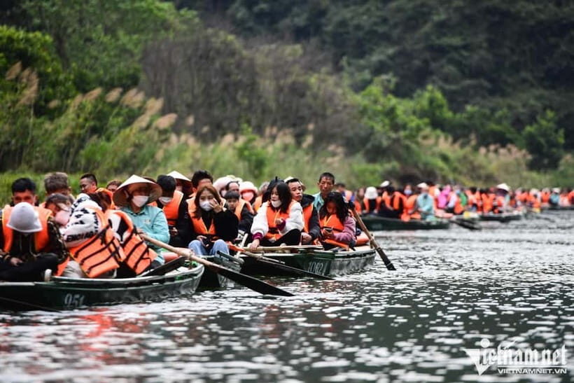 Ninh Binh: Mua Cave Hike, Trang An Boat & Village Bike Tour - Mua Cave: the 500-step climb and how to enjoy the payoff