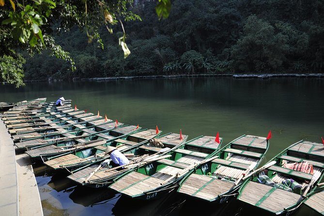 Ninh Binh Photo Explorer - Group rhythm and timing: why the 6:00 am start matters