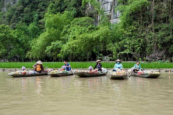 Ninh Binh Photo Explorer - Ninh Van stone carving village and Gia Thuy ceramics