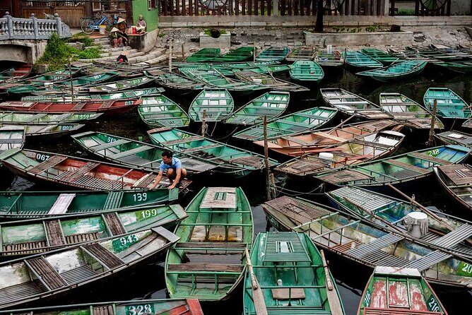 Ninh Binh Photo Explorer - Tam Coc Nature Reserve and the cave boat ride