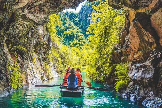 Ninh Binh Private Day Tour: Mua Cave, Tam Coc, Hoa Lu All Include - A full Ninh Binh day with bikes, boats, and history