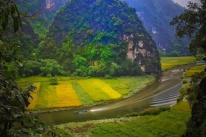Ninh Binh Private Day Tour: Mua Cave, Tam Coc, Hoa Lu All Include - Mua Caves viewpoint: steps with one of the best panoramas