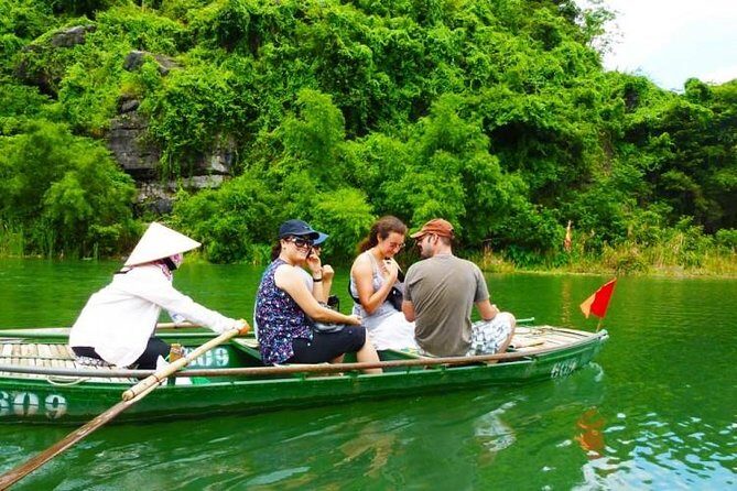 Ninh Binh Private Day Tour: Mua Cave, Tam Coc, Hoa Lu All Include - Tam Coc lunch by the river: plan your fuel