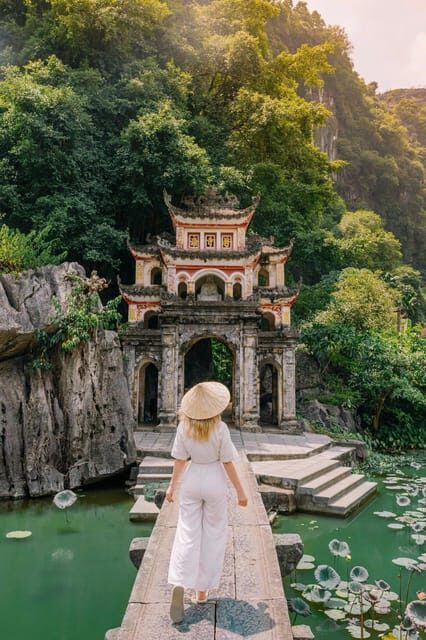 Ninh Binh Private Tour: Tam Coc, Bich Dong and Thung Nham - Lunch at Hoa Lu (Trang An Heritage Garden): local dishes without the stress