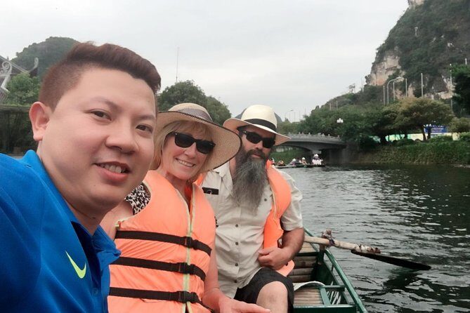 Ninh Binh Small Group 1 Day Tour: Hoa Lu, Tam Coc, and Mua Cave - Mua Cave and the 500-Step Climb for Panoramic Views