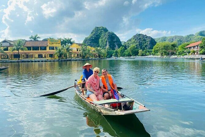 Ninh Binh Small Group 1 Day Tour: Hoa Lu, Tam Coc, and Mua Cave - Group Size and Guide Style: What “Small Group” Means Here