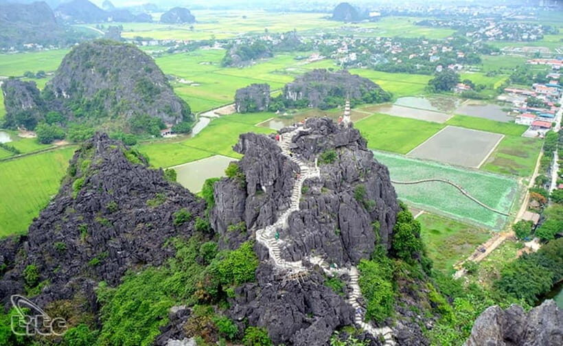 Ninh Binh Sunset Motorbike: Mua Cave, Coi Khe & Hoa Lu Town - Hoa Lu Ancient Town After Dark: Temples, Alleys, Lanterns