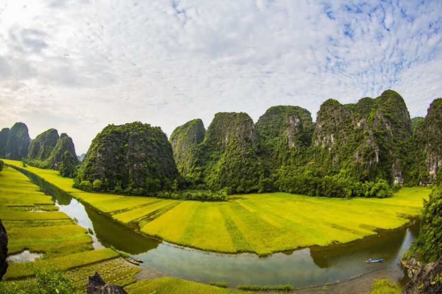 Ninh Binh Tour: Full-Day Hoa Lu and Tam Coc Boat Tour - 7am pickup and the drive out of Hanoi