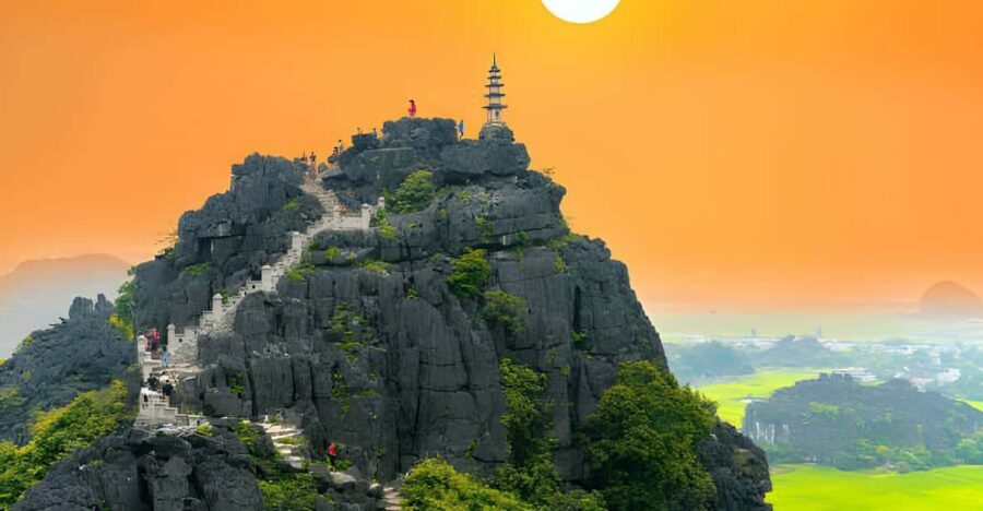 Ninh Binh - Trang An - Mua Cave Day Trip with All-inclusive - Hotel pickup and the limousine ride out of Hoàn Kiếm
