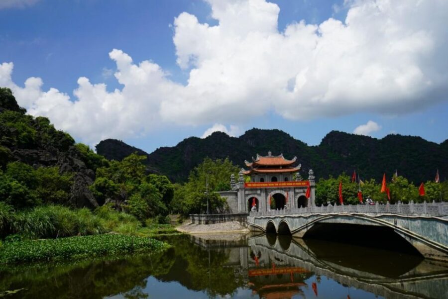 Ninh Binh Trip Visit Hoa Lu Capital -Tam Coc-Biking-Mua Cave - Lunch and Food Breaks: Simple, Included, and Actually Helpful