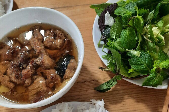 No Diet Club - Local food tour in Hanoi with many tastings ! - A 3-hour Hanoi food crawl in Hoan Kiem