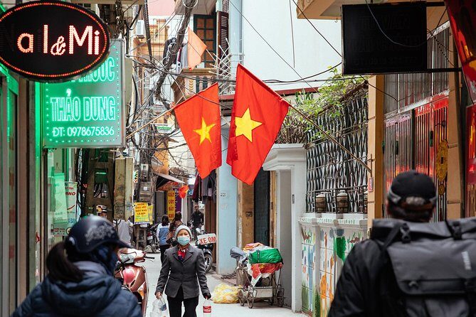 Off the Beaten Track in Hanoi: Private City Tour - Where you start in Nghĩa Tân (and why that matters)