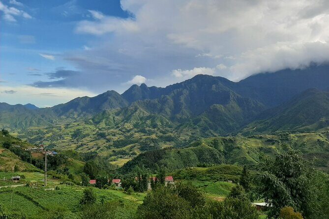 One day Trekking in Sapa and Muong Hoa Valley with local guide - Sapa Market in the morning: orientation and small cultural context